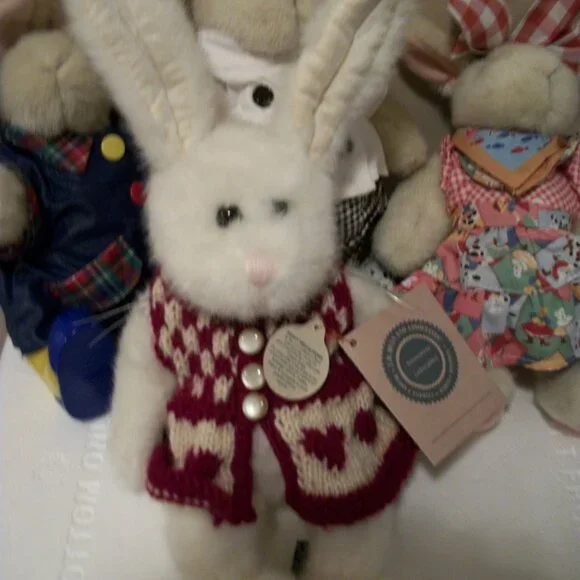 Lot of 3 Muffy Vanderhare Plush and 1 Boyd's Bunny - Picture 6 of 7